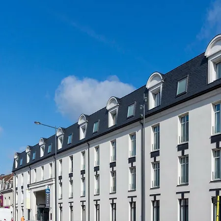 Western Le Beffroi 3* Loos