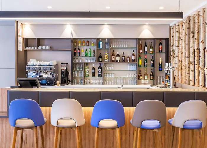 Western Le Beffroi 3* Loos